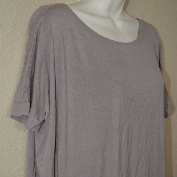 Sz S Tutu & Lilli Taupe Oversized Stretchy T Shirt Top - Picture 3 of 6